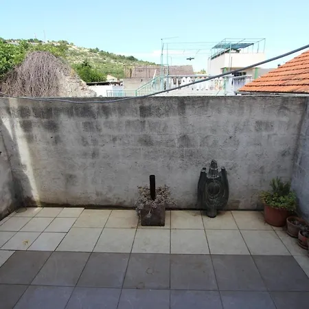 House With A Parking Space - 12159 Holiday home